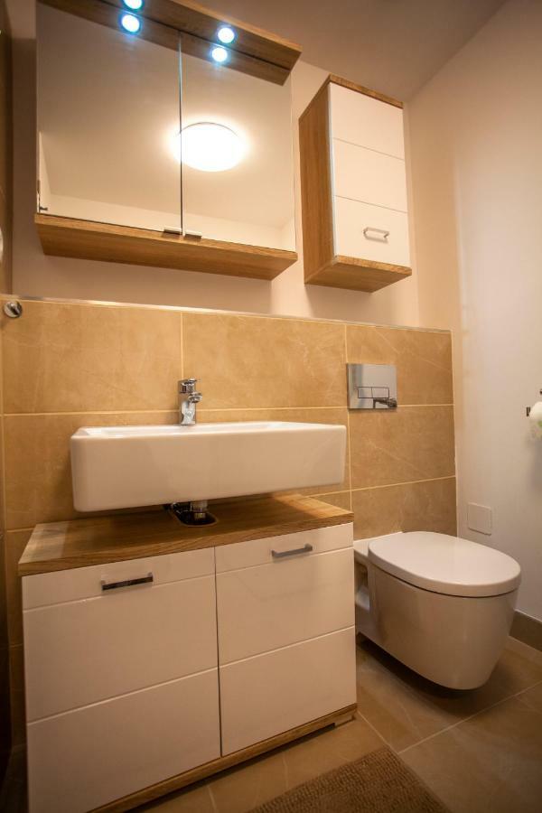 Air-Conditioned City View Apartment 24H Check-In Bratislava Extérieur photo